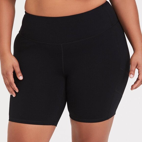 🆕️ Torrid Black Performance Core Active Moisture Wicking Bike Short size 3X - Picture 2 of 6